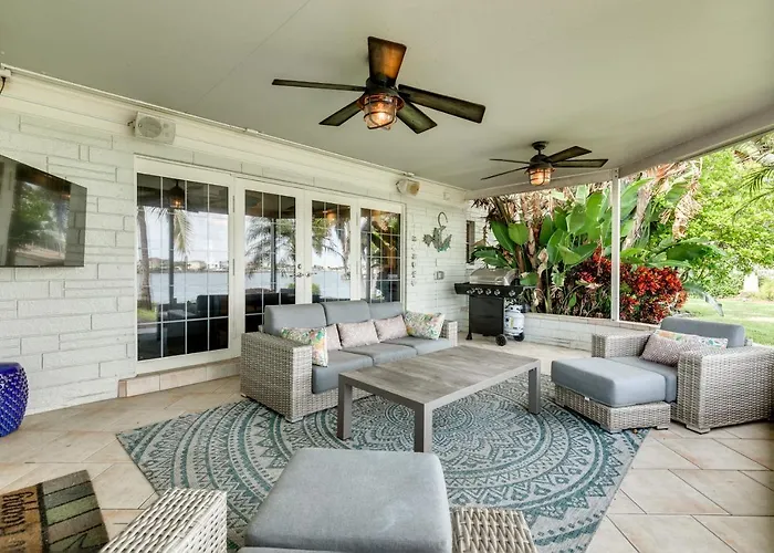 Amazing Waterfront House With Pool In Indian Rocks Beach! Holiday home *