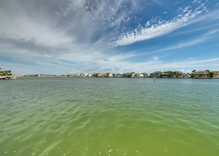 Amazing Waterfront House With Pool In Indian Rocks Beach!