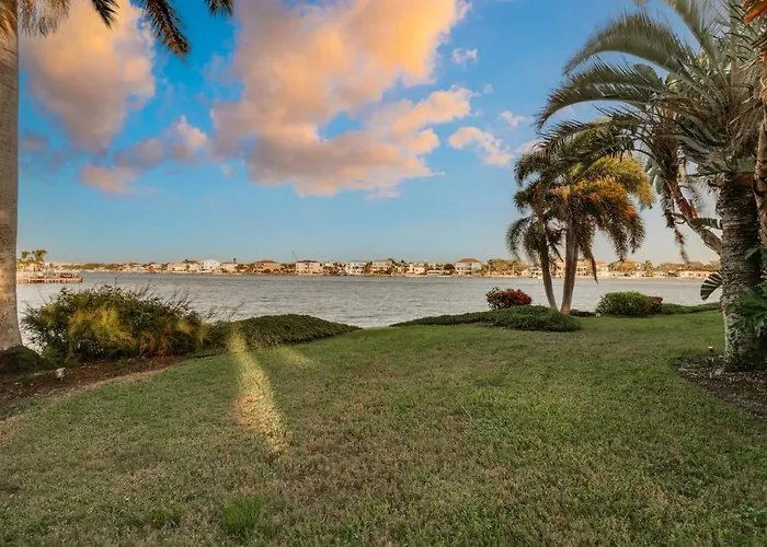 Amazing Waterfront House With Pool In Indian Rocks Beach! *