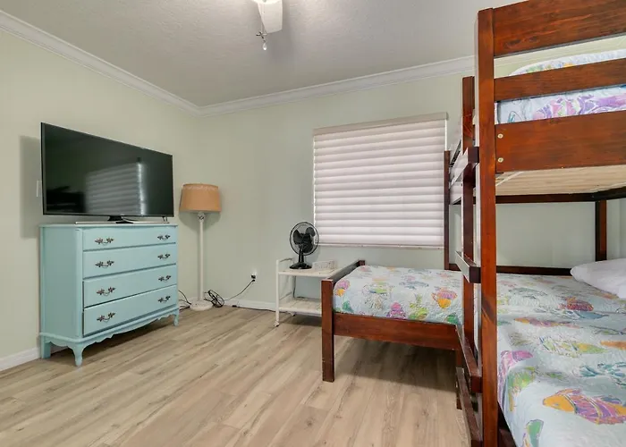 Amazing Waterfront House With Pool In Indian Rocks Beach! Holiday home