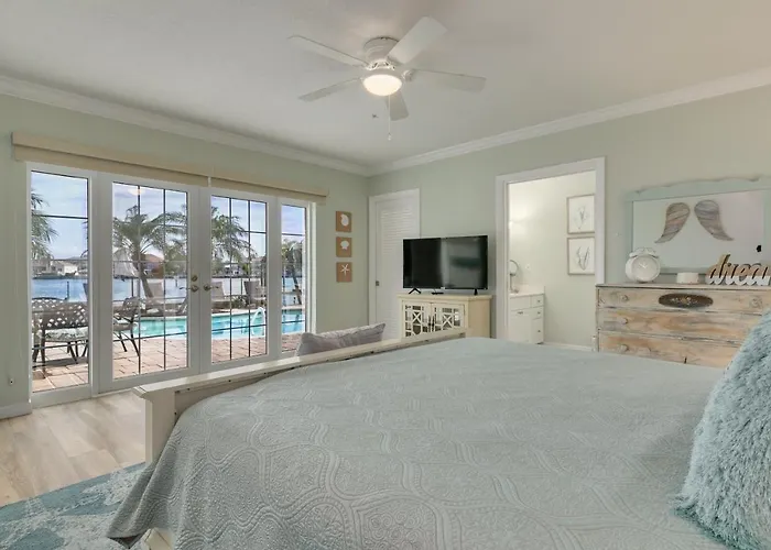 Amazing Waterfront House With Pool In Indian Rocks Beach! Holiday home *