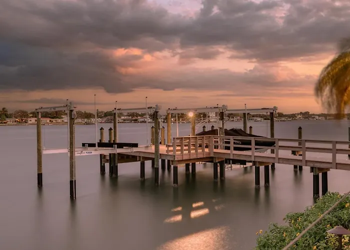 Amazing Waterfront House With Pool In Indian Rocks Beach! Holiday home Clearwater Beach